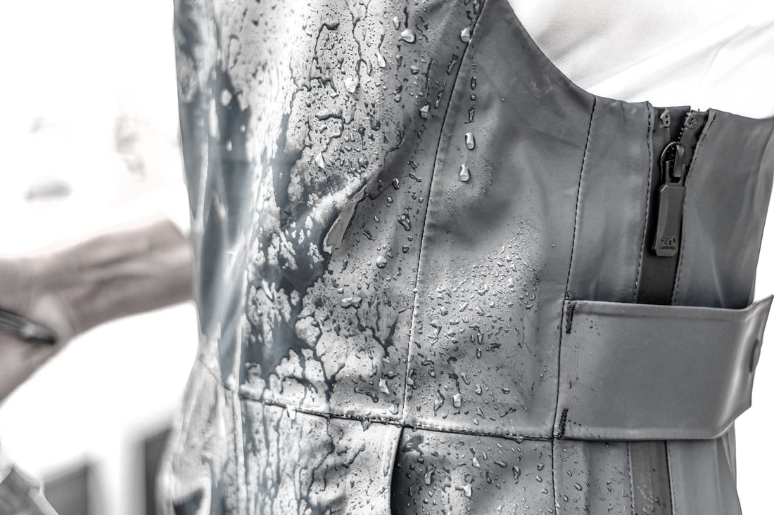 Detail of a heat-welded seam on the KOVA Bib